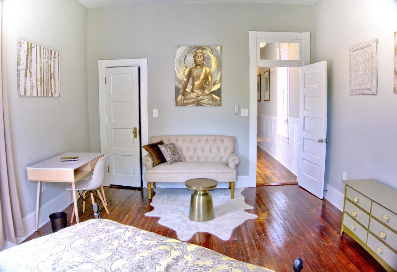 2 Bedroom Newly Renovated Townhome In Historic Savannah Exterior photo