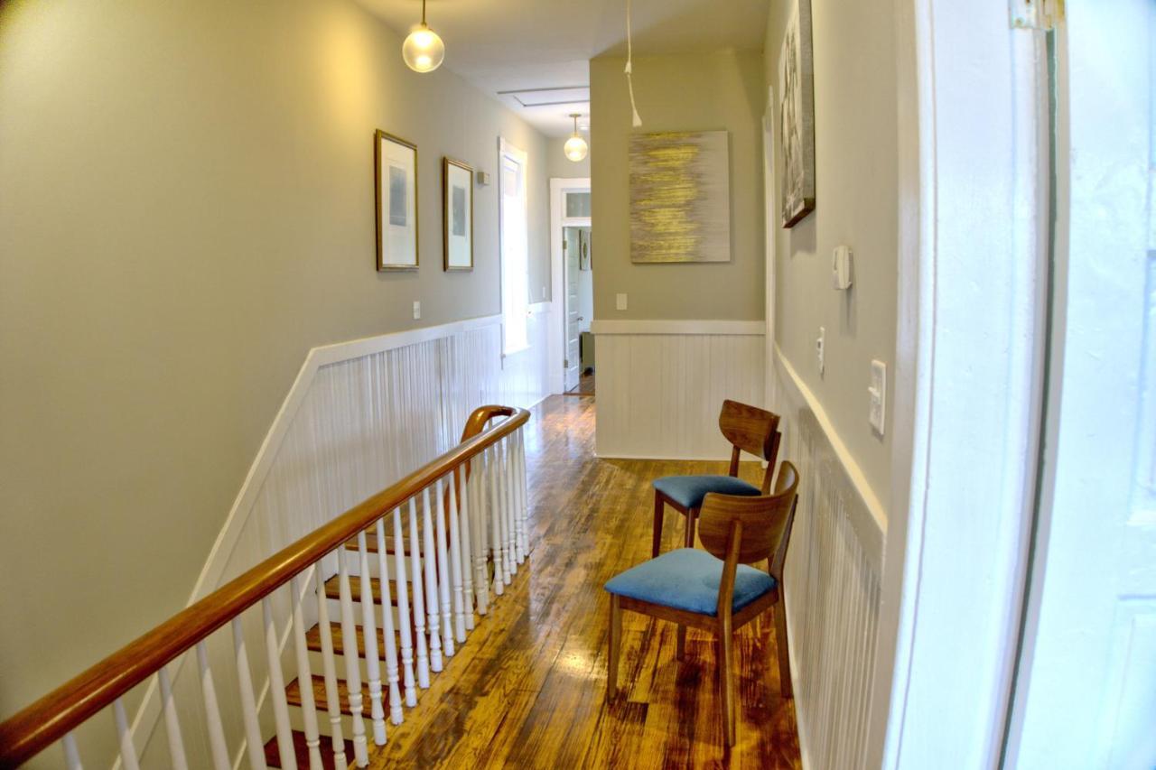 2 Bedroom Newly Renovated Townhome In Historic Savannah Exterior photo
